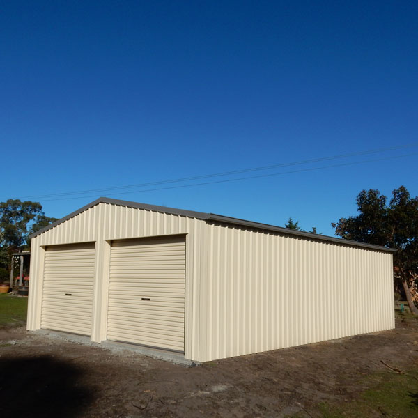Shed built in Tamworth with Surfmist walls and Gully roof.