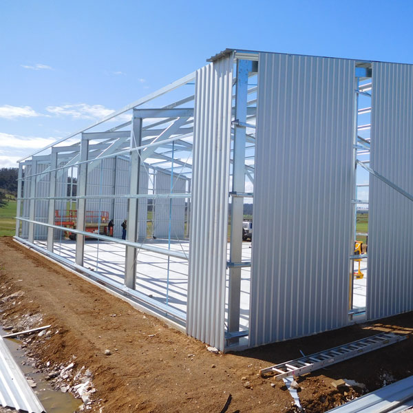 Huge storage shed installed in Wangaratta made out with Zincalume cladding.